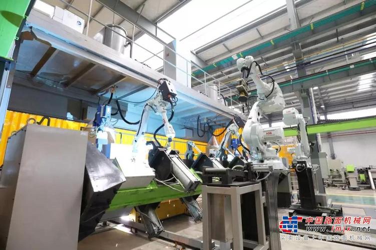 智造新引擎 工業機器人智能工廠如何重塑中聯重科建筑起重機械倉儲體系